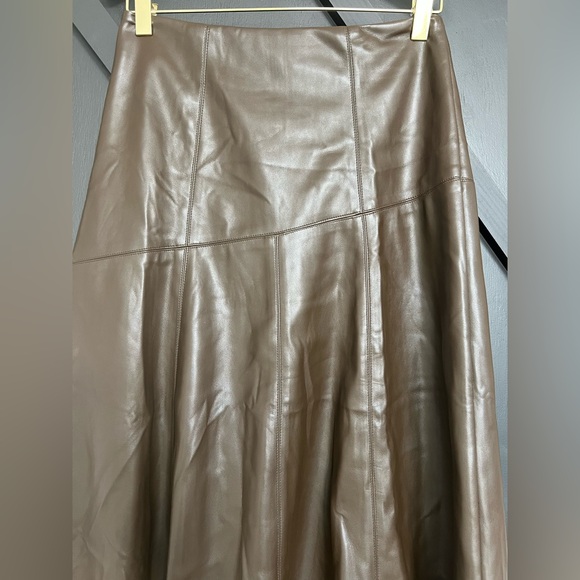 NWT Petal & Pup Haelee Faux Leather Skirt in Brown, Size 6 - Picture 8 of 11